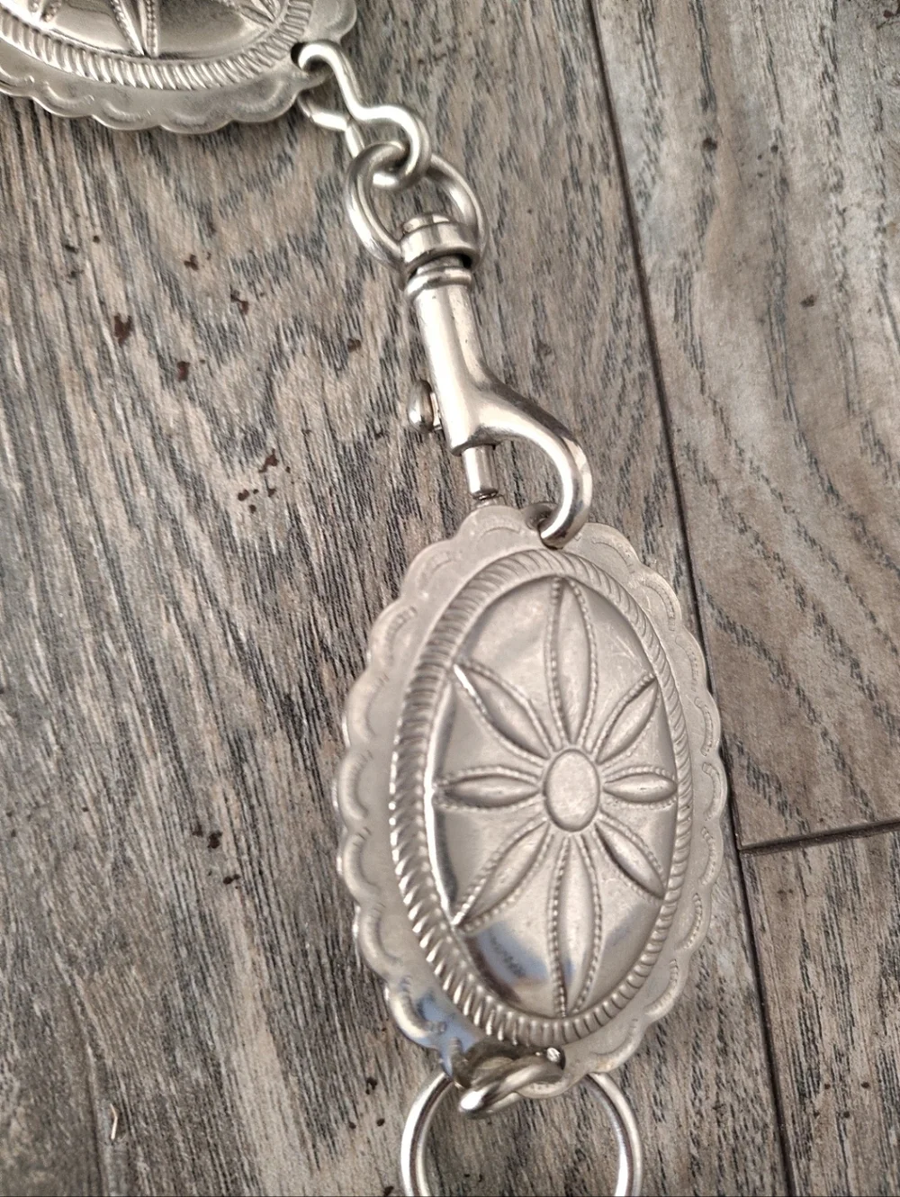 Vintage Silver Tone Concho Belt Western Boho Stamped Oval Link Adjustable - Picture 3 of 5